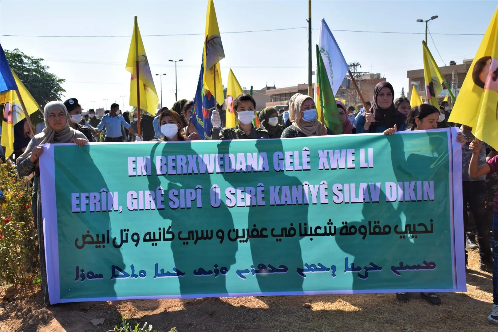Şêniyên Til Temirê banga azadiya rêber Ocalan û rizgarkirina herêmên dagirkirî kir