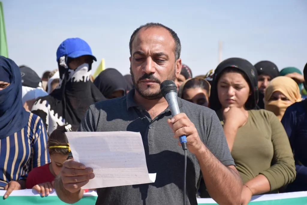 Koçberên ji Serêkaniyê yên li Kampa Waşûkanî dagirkeriya dewleta Tirk şermezar kir
