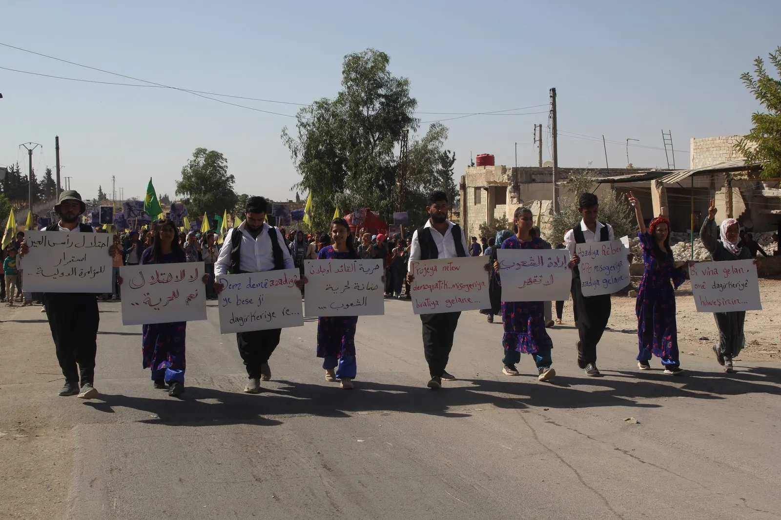 Şêniyên Efrînê: Vîna me ji komployan xurttir e