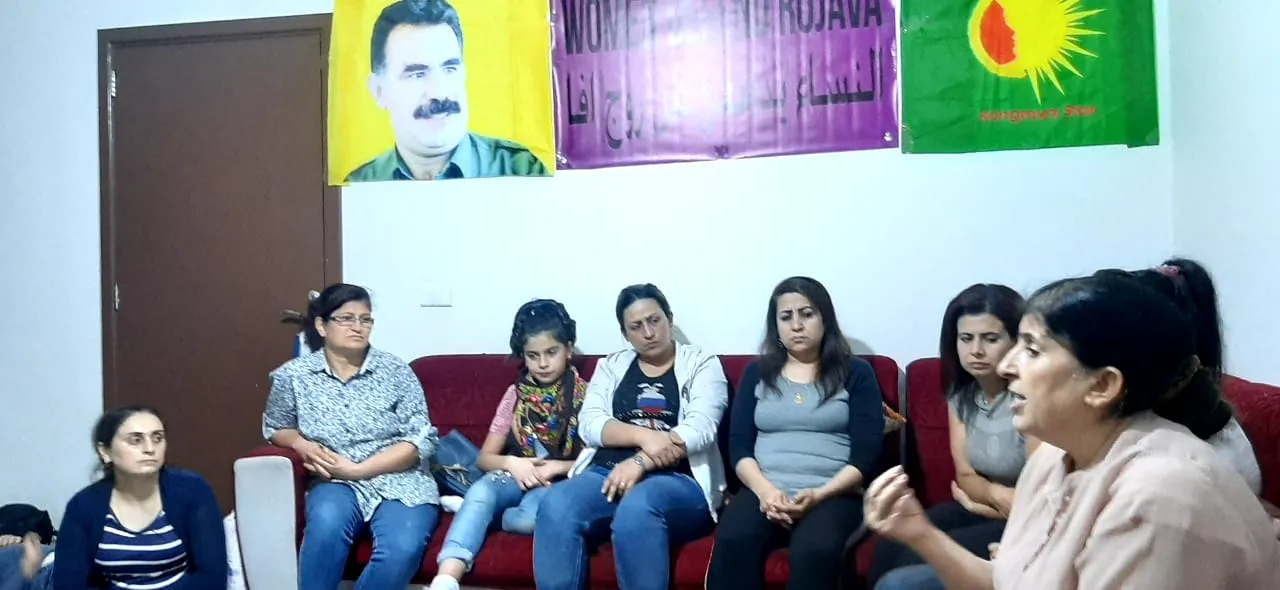 Kongreya Star li Lubnanê civînek li ser rola jinan a di şoreşa Rojava de li dar xist
