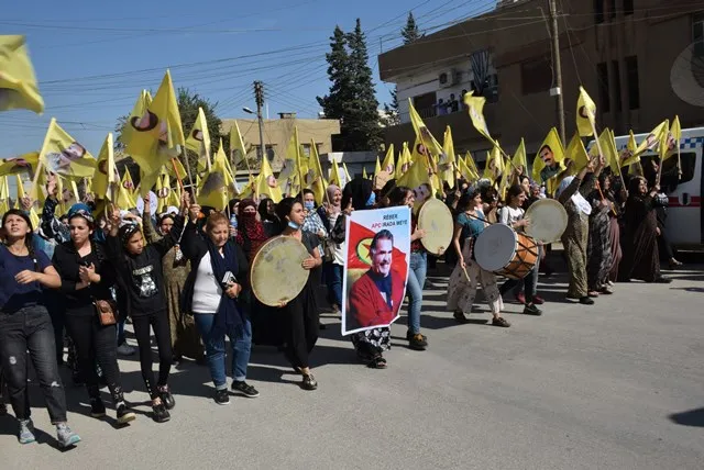​​​​​​​Şêniyên Qamişloyê: Rêber Ocalan sembola aştiyê ye