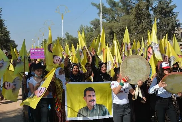 ​​​​​​​Şêniyên Qamişloyê: Rêber Ocalan sembola aştiyê ye