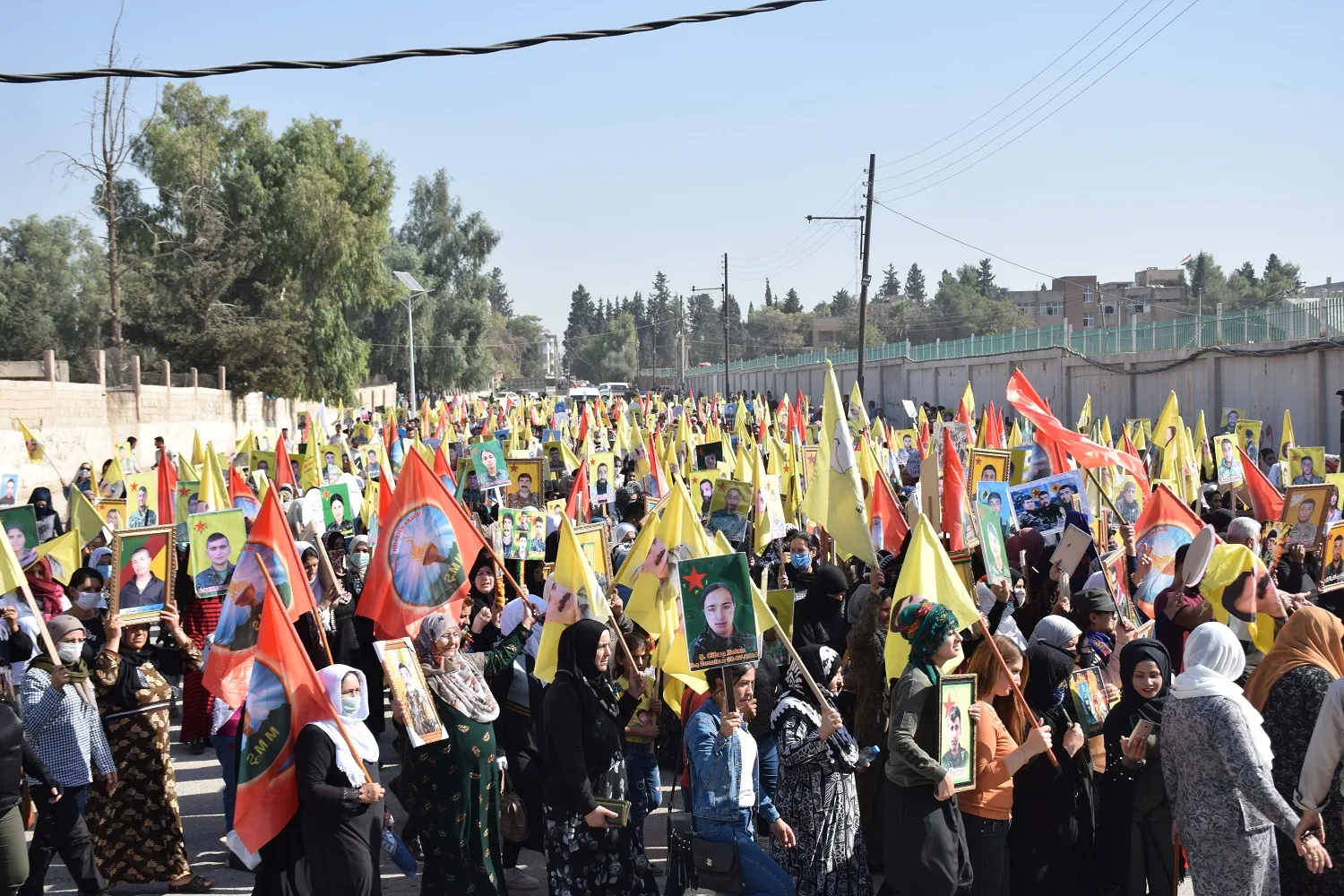 Malbatên şehîdan: Em ê heta azadkirina rêber Ocalan têkoşînê dewam bikin