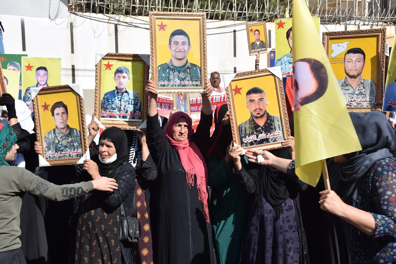 Malbatên şehîdan: Em ê heta azadkirina rêber Ocalan têkoşînê dewam bikin