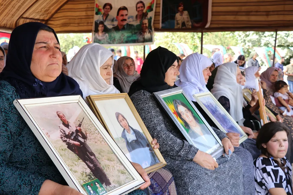 ‘Şaha Dêrik Mînaka jina azad e’