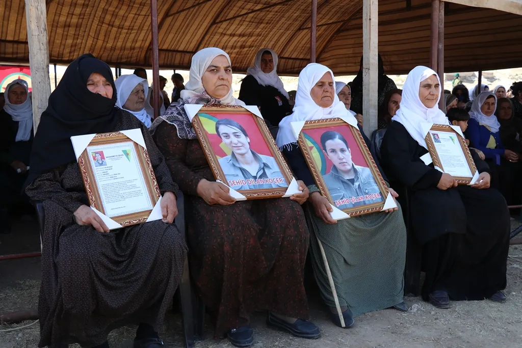 Malbatên şehîdan: Rêber Ocalan bi vîn, felsefe û projeya xwe li ber xwe dide