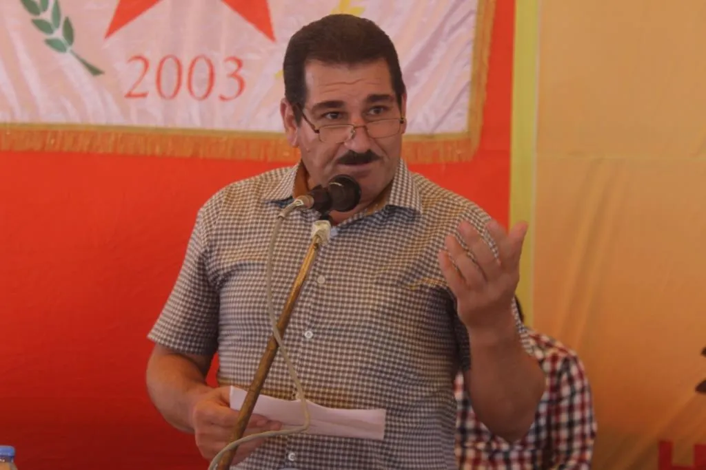Du malbatên Dirbêsiyê ku ji 90 salî ve bi nakok in li hev hatin