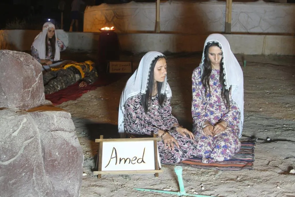 Li Kobanê cejna Halowîn (pîresêr) bi Kurdî