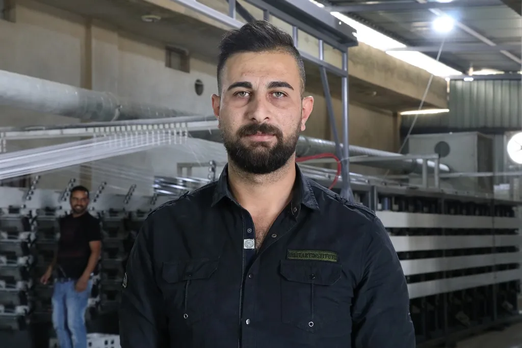 Li Bakur û Rojhilatê Sûriyê yekemîn kargeha Roj a tûrên plastîkî