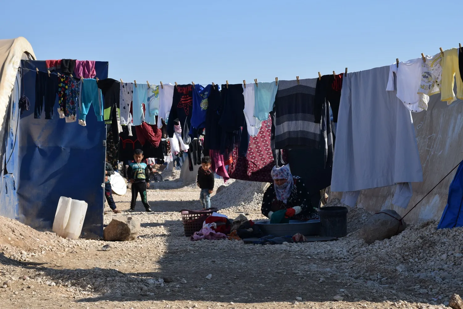 Kampa Waşûkanî: Zivistaneke bêyî sobe û rêxistinên mirovî hîna li rewşê temaşe dikin