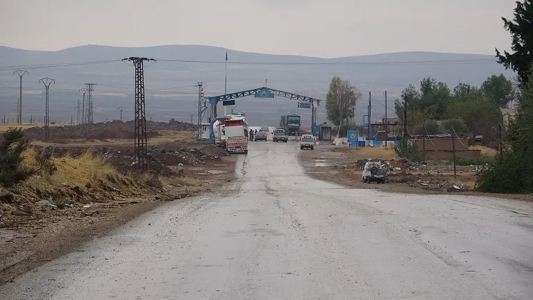 Qedexeya derketina derve ya giştî li Dêrikê dest pê kir