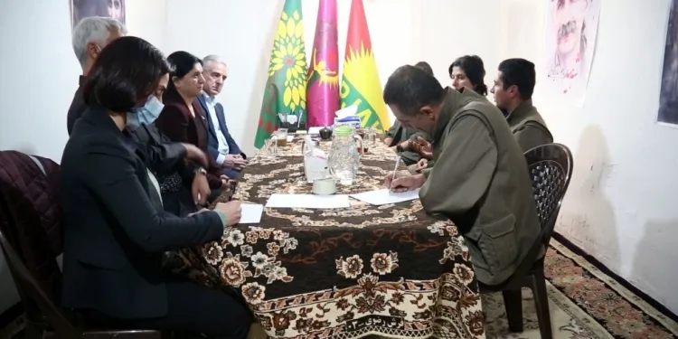 ​​​​​​​Şandeyek Kongeya Nîştimanî ya Kurdistanê serdana çiyayên Kurdistanê kir
