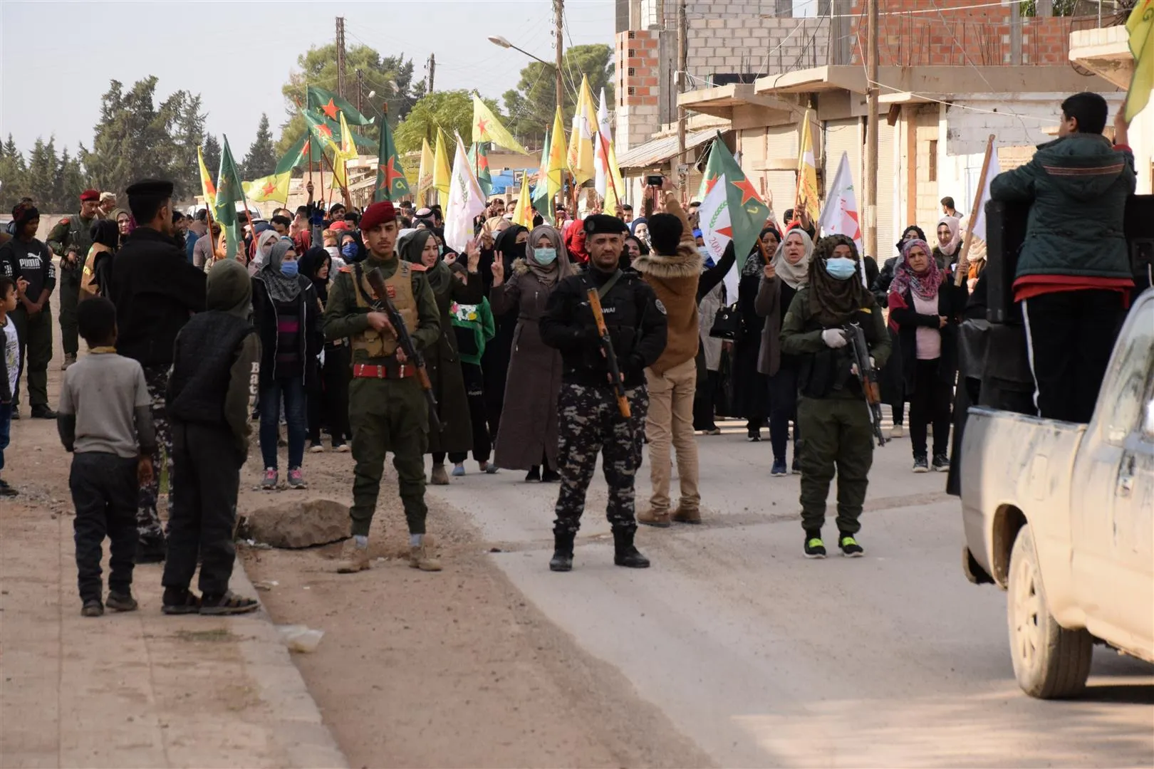 ​​​​​​​Li Til Koçerê şênî li dijî komployên li ser Şengalê meşiyan