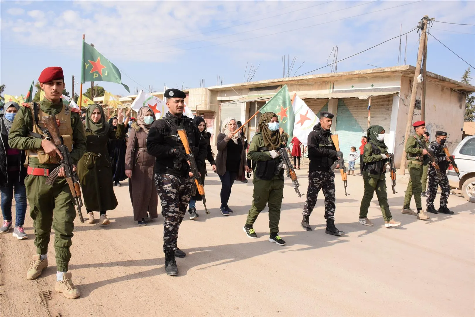 ​​​​​​​Li Til Koçerê şênî li dijî komployên li ser Şengalê meşiyan