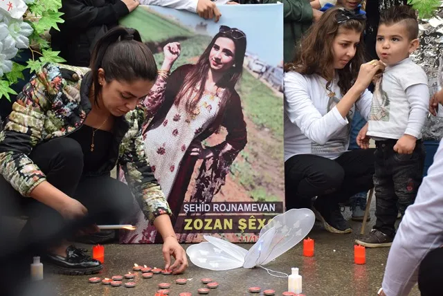 Cihê şehadeta wan bi mûm û gulan xemiland