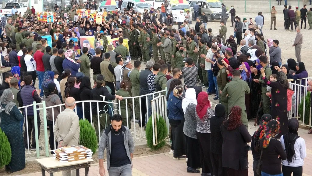 Şêniyên Dêrikê cenazeyên 4 şehîdan oxir kirin