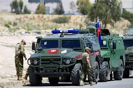 SOHR: Li Derayê mayînek bi panzereke Rûsî ve teqiya
