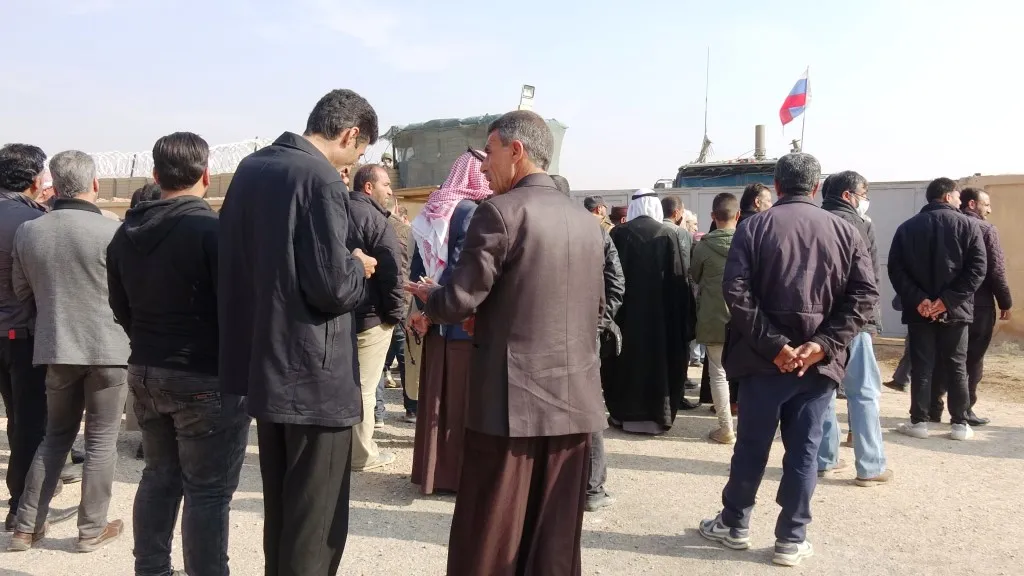 Şêniyên Eyn Îsayê ji bo şermezarkirina êrişên dewleta Tirk li pêşiya baregeha Rûsyayê çalakiyek li dar xist