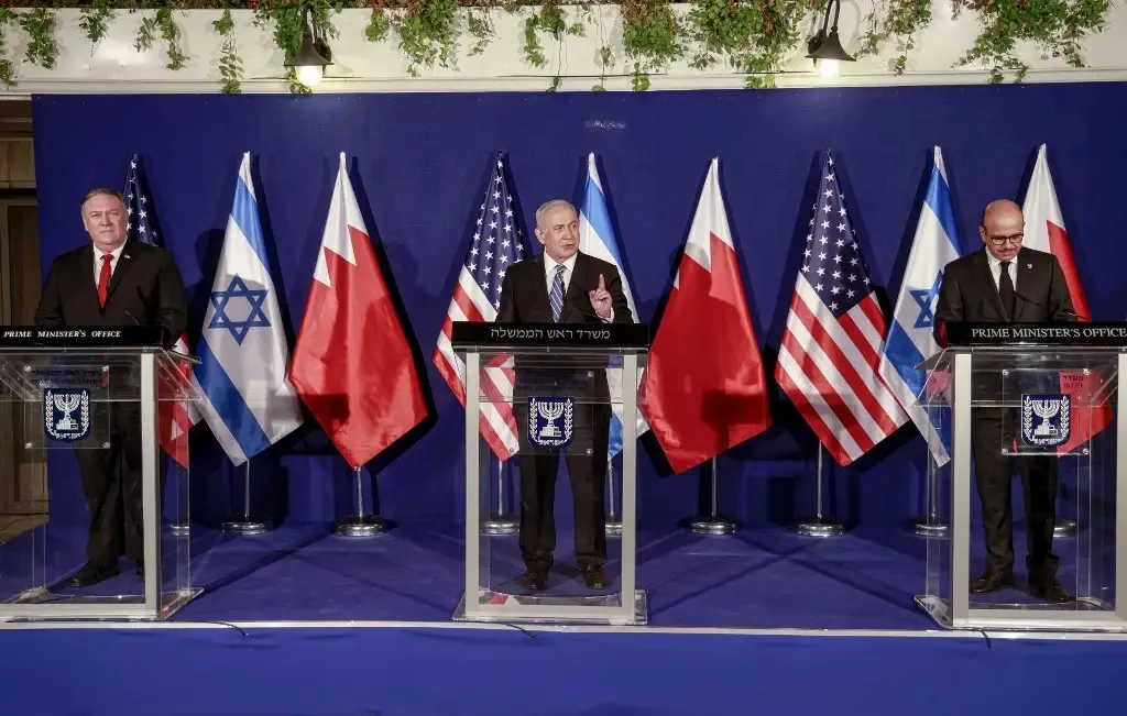 Pompeo destpêkirina hevkariyê di navbera Behrên û Îsraîlê de piştrast kir