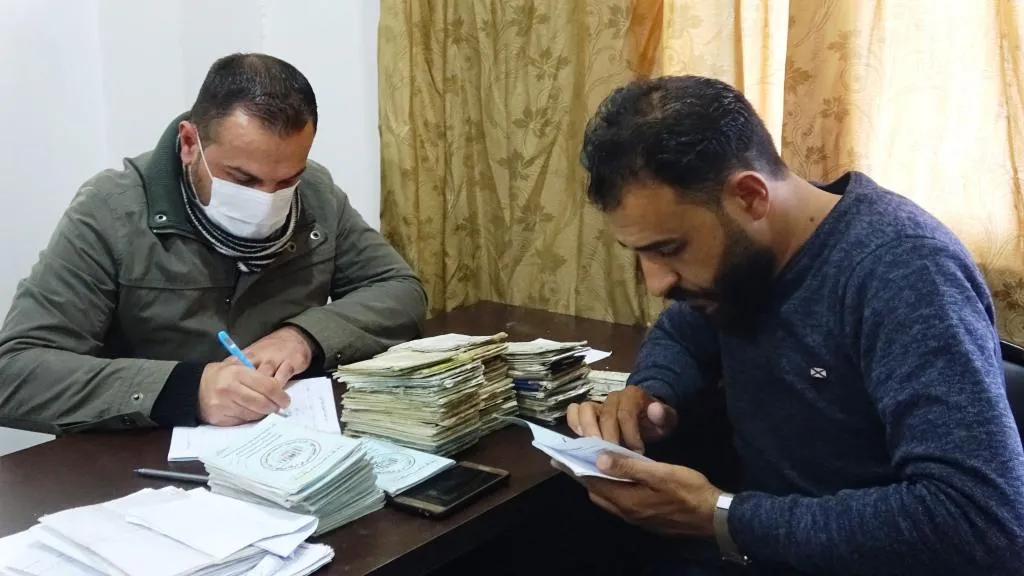 Ji bo pêşîlêgirtina Koronayê, Komîteya Aborî ya Reqayê nan li meclisên taxan belav dike