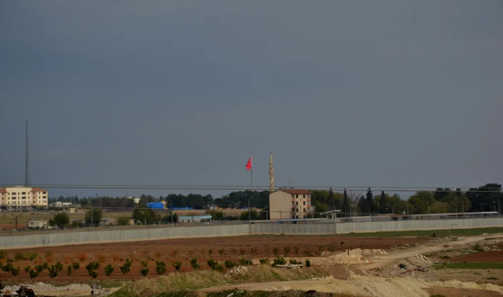 Helwesta gel siyasetên dewleta Tirk ên li dijî herêmê têk birin