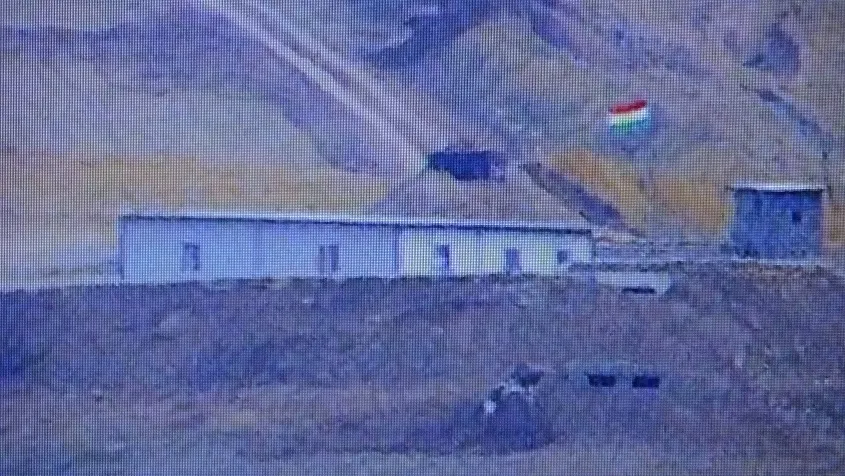 PDK ji bo planên nû hêz û çekên giran li ser sînorê Rojava-Başûr bi cih dike