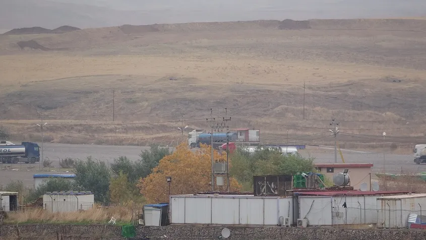 PDK ji bo planên nû hêz û çekên giran li ser sînorê Rojava-Başûr bi cih dike