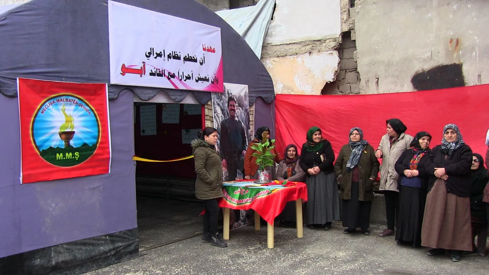 Zarokên şehîdan pêşangeheke gotinên şehîdan û Ocalan organîze kir