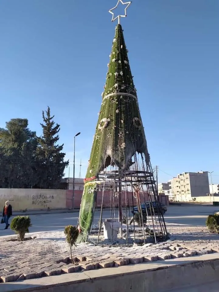 Dara sersalê li Kobanê hate şewitandin