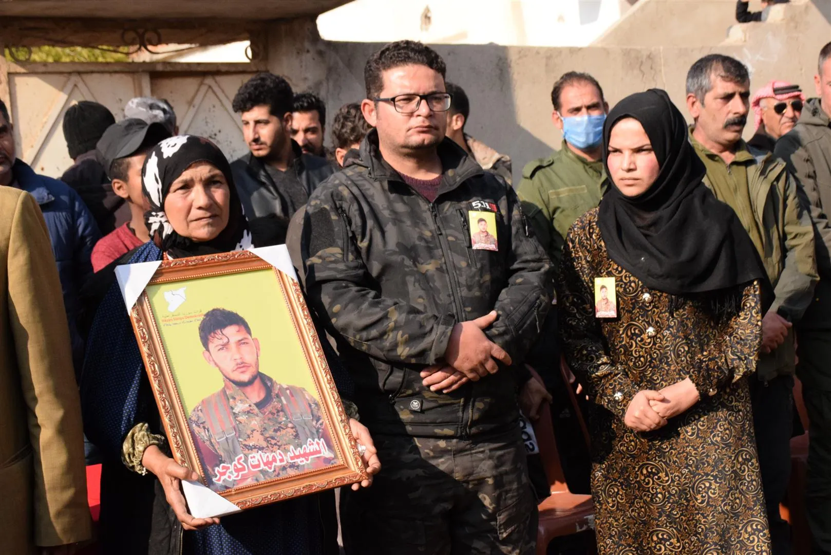 Şêniyên Qamişloyê sersaxî ji malbata şehîd Demhat Til Koçer re xwest