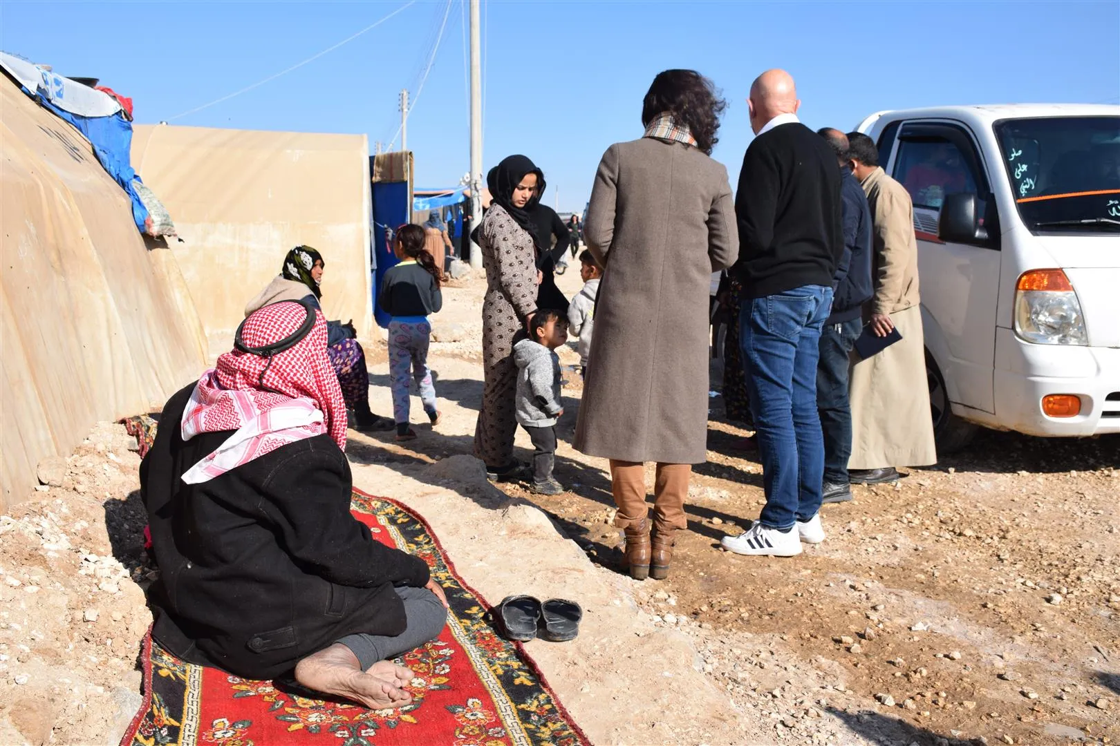 Şandeya Belcîkayê ji koçberên Serêkaniyê re: Em ê nameya we bighînin YE`yê