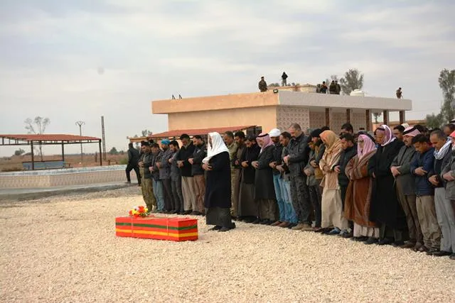 ​​​​​​​Cenazeyê şehîdê QSD'ê El-Îsa li Şedadê hate veşartin