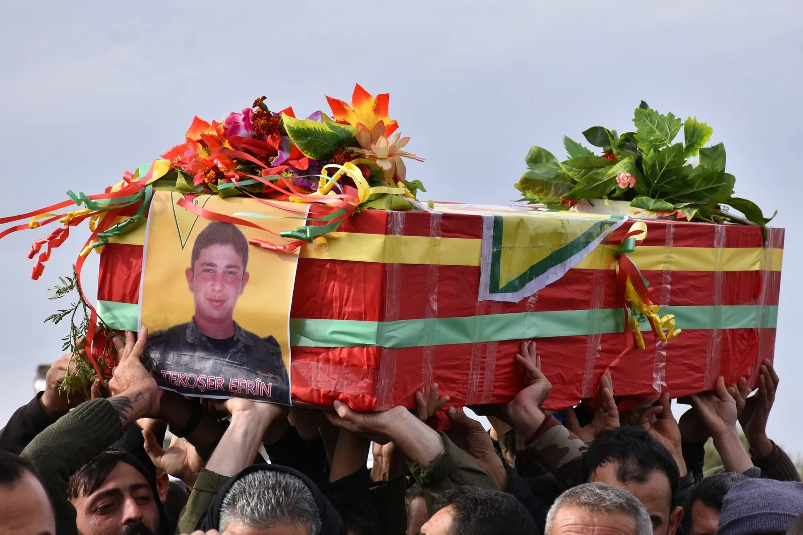 Cenazeyê şehîd Têkoşer li Şehbayê hate veşartin