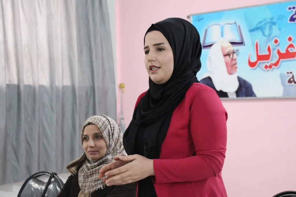 `Tundiya siyasî mafên jinan diçewisîne`