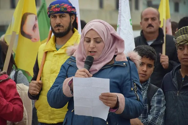 Şêniyên Çilaxa ji bo piştgiriya berxwedana Eyn Îsayê meşiyan