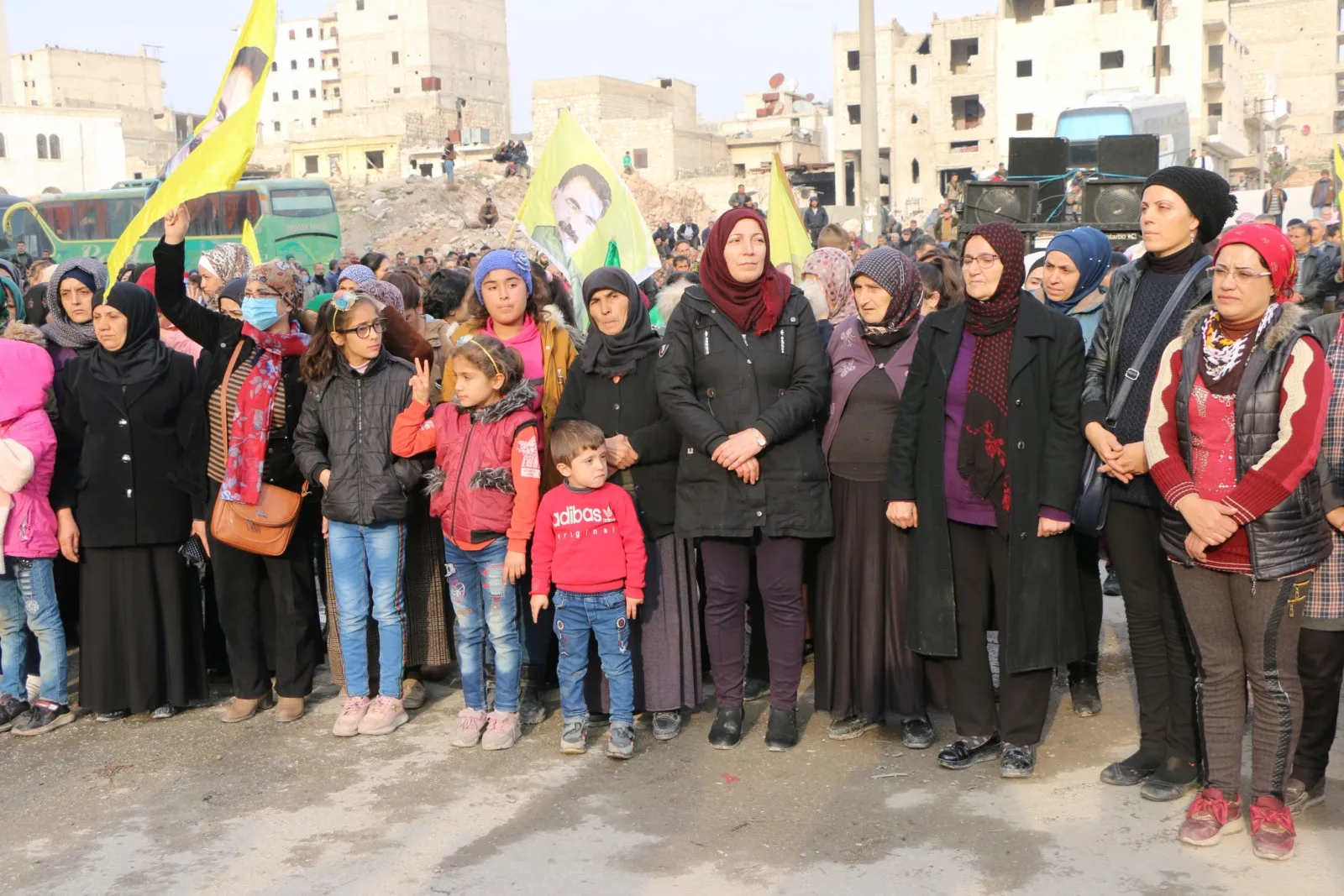 Şêniyên Helebê li dijî tecrîda li ser rêber Ocalan meşiyan