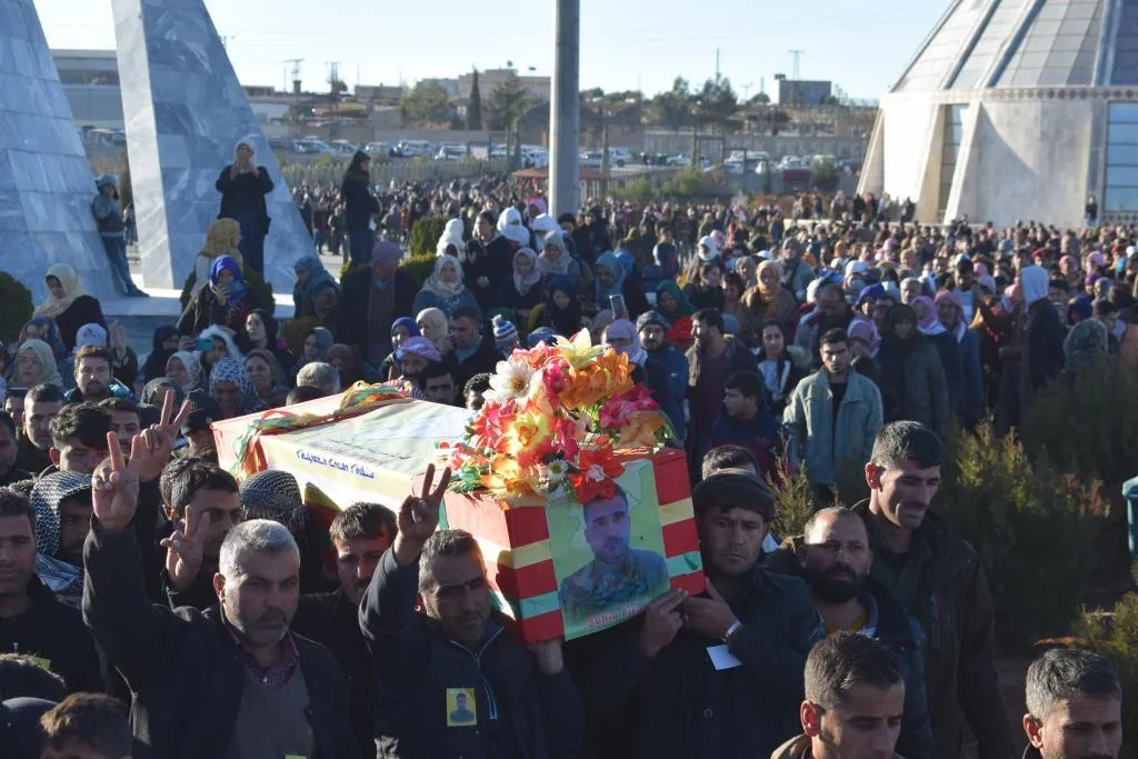 ​​​​​​​Cenazeya şehîd Fîras Berkel li Kobanê hate veşartin