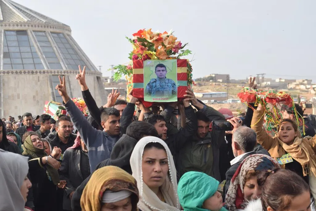 Cenazeyê şehîd Muslim li Kobanê hate veşartin