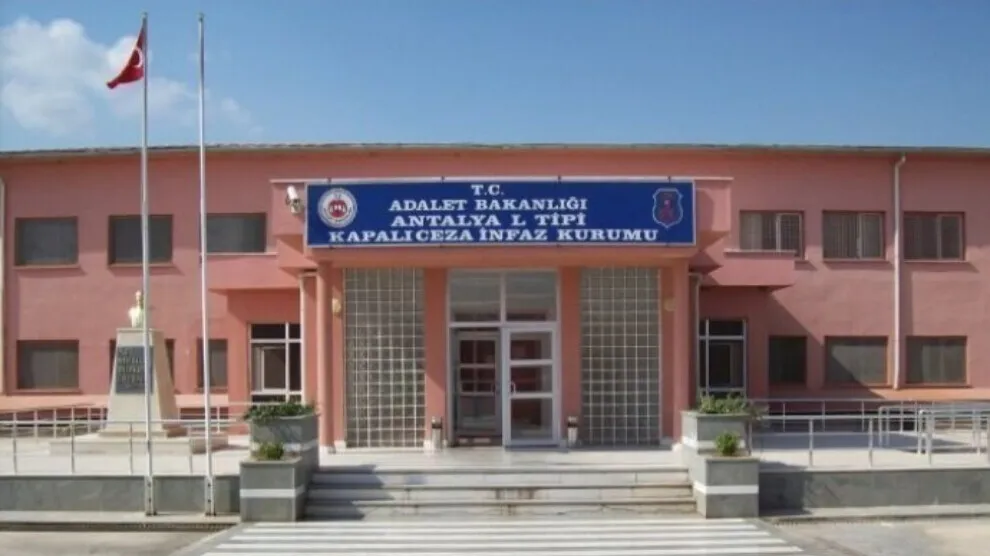 Ambargoya dermanan danîn ser girtiyên di greva birçîbûnê de