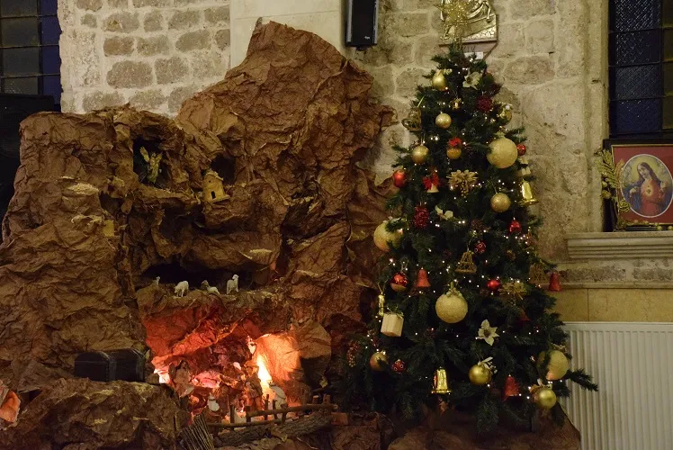 ​​​​​​​Kuçeyên Qamişlo ji bo cejna sersalê hatin xemilandin