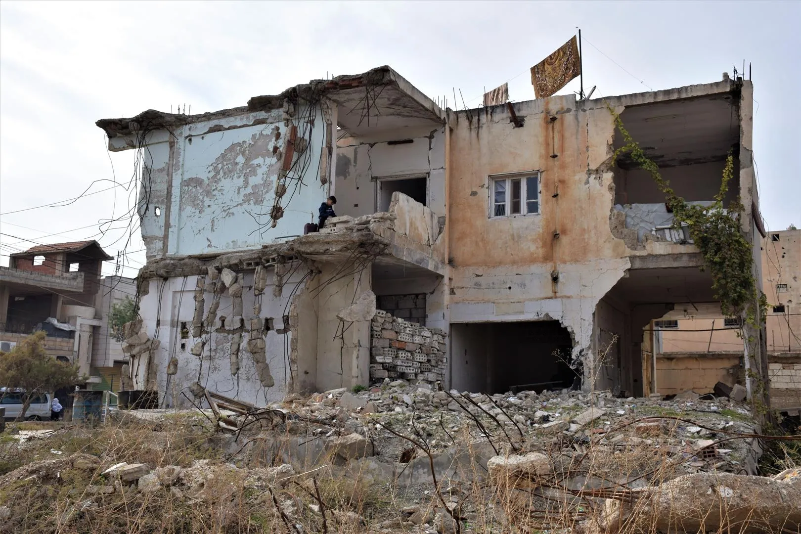 ꞌ5 sal di ser komkujiya Til Temirê re derbas bûn, lê hîn jî êş germ eꞌ