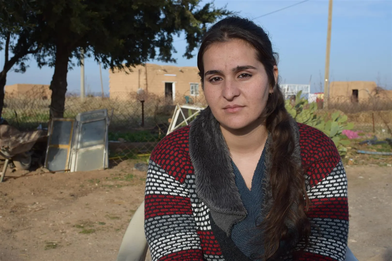 Jina Êzidî ya ji DAIŞ`ê rizgar bûye: DAIŞ`ê jinên Êzidî yên revandî birin Tirkiyê