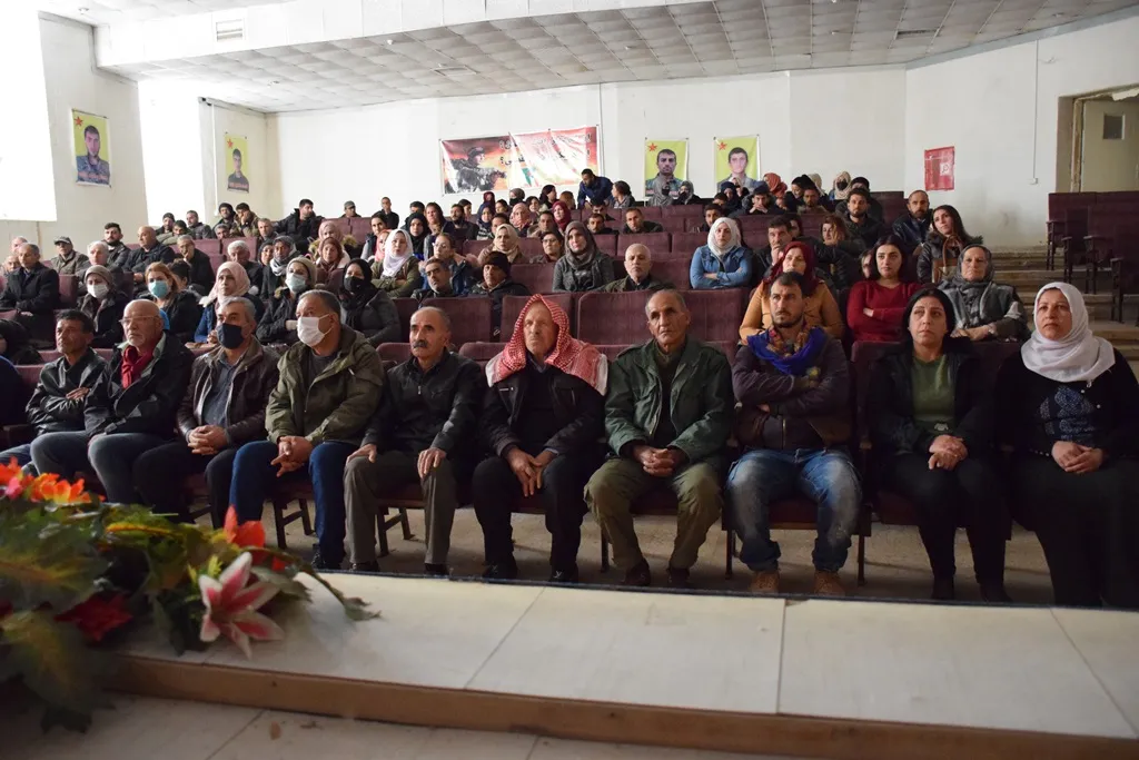 ​​​​​​​Li Qamişloyê şehîdên Komkujiya Parîsê hatin bibîranîn