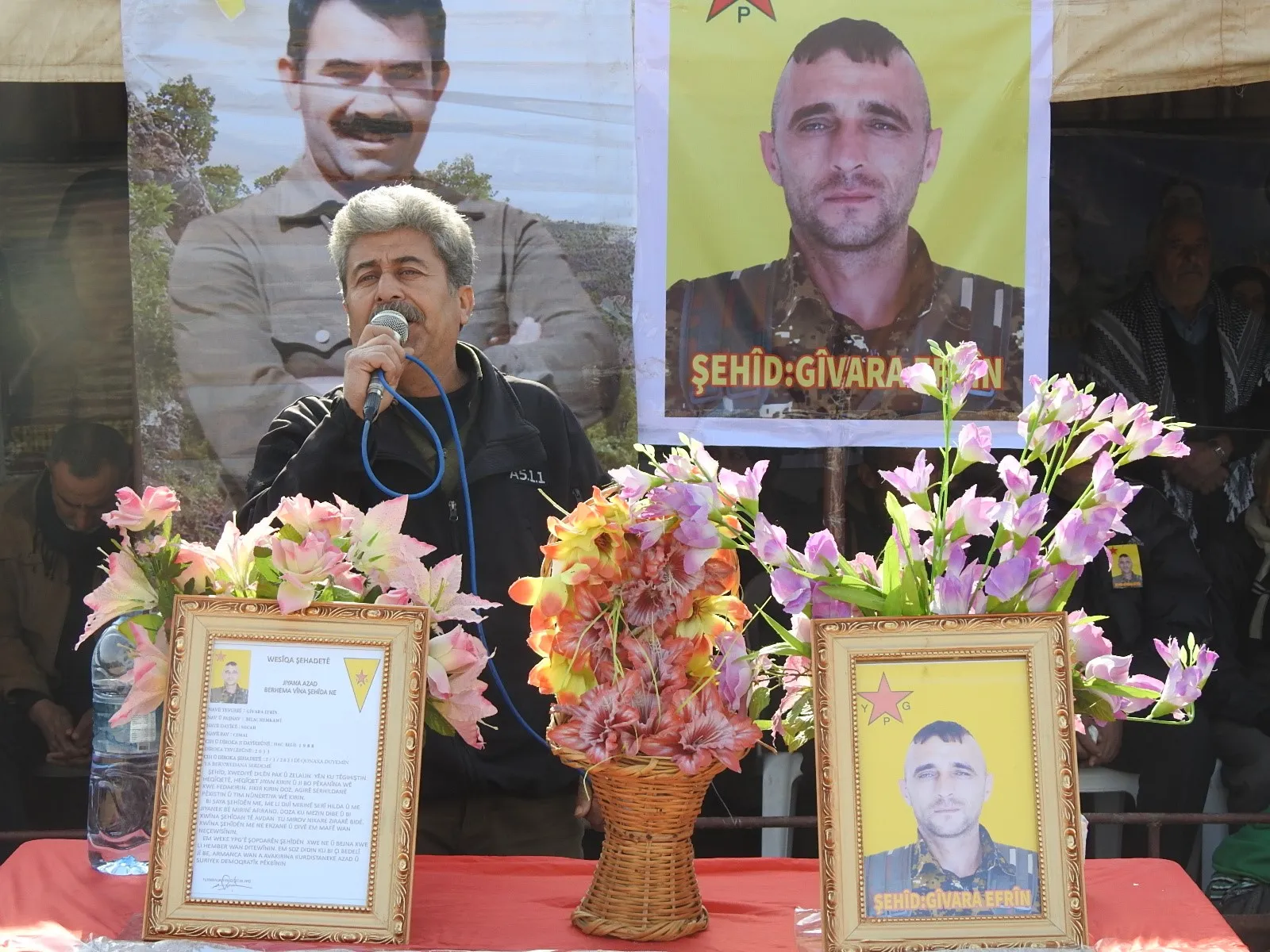 Şêniyên herêma Efrînê sersaxî da malbata şehîd Gîvara Efrîn