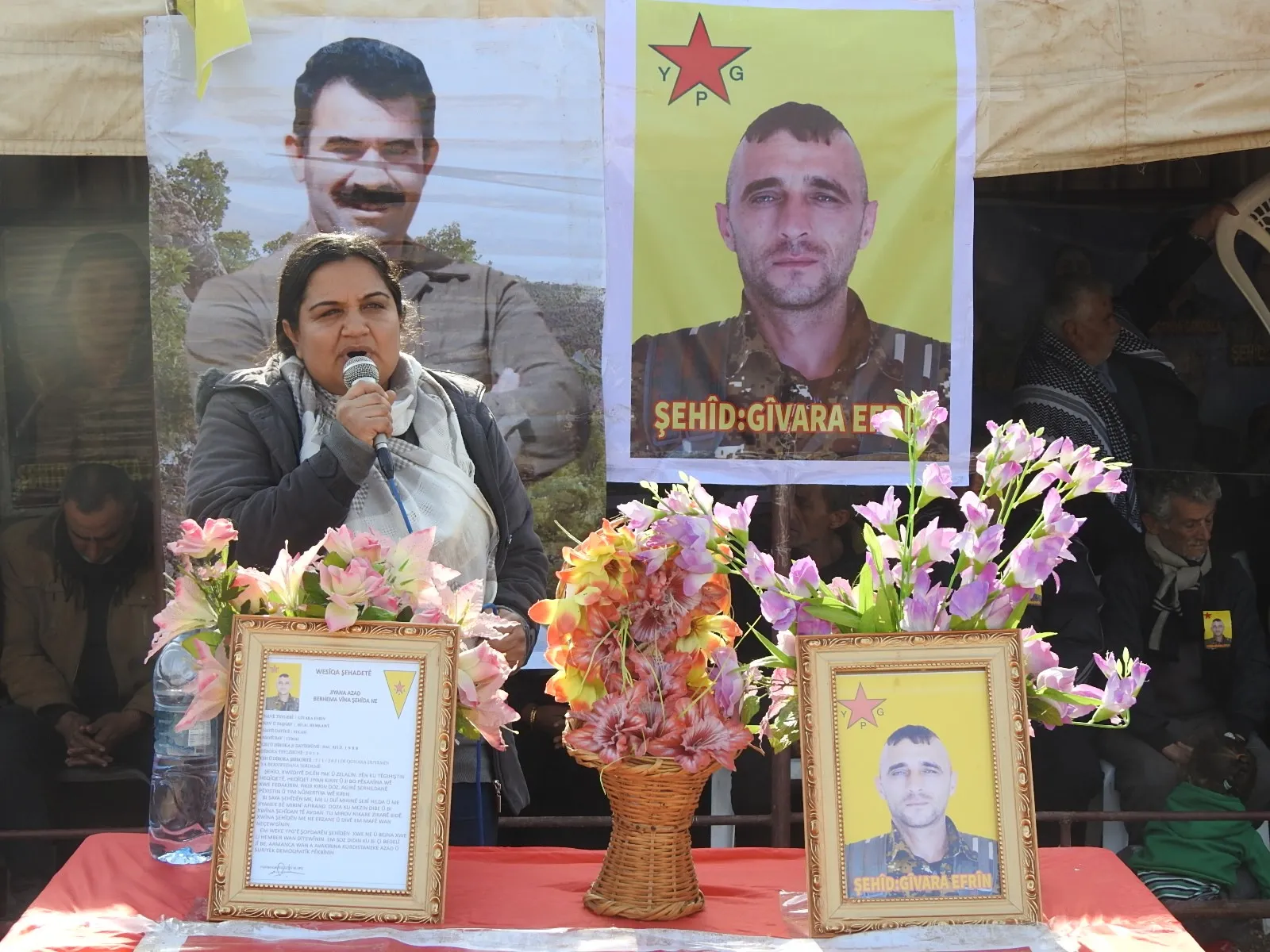 Şêniyên herêma Efrînê sersaxî da malbata şehîd Gîvara Efrîn