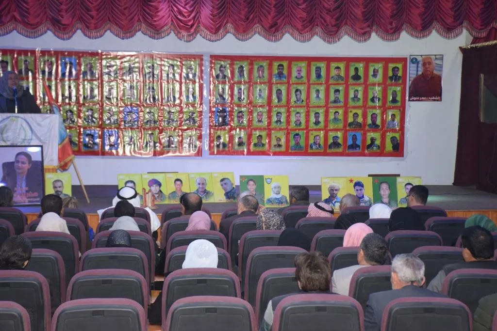Partiya Hevbendiya Nîştimanî ya Demokratîk ji bo bîranîna şehîdan panelek li dar xist