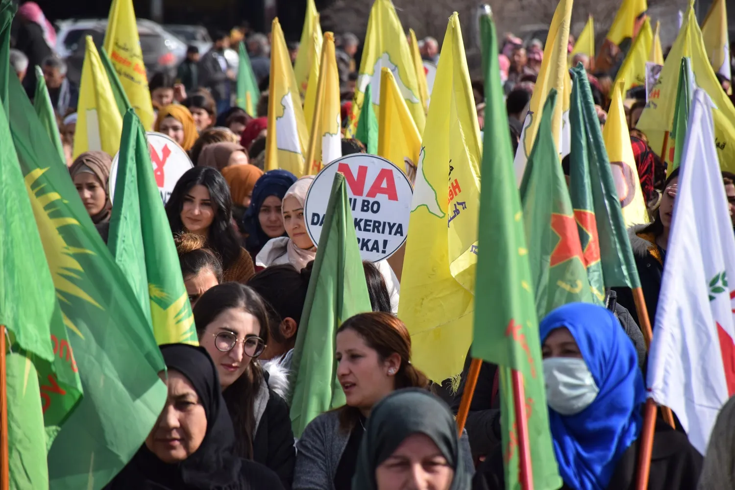 'Faşîzma dewleta Tirk gefan li ewlehiya cîhanê dixwe, em ê li hemberî wê bisekinin'