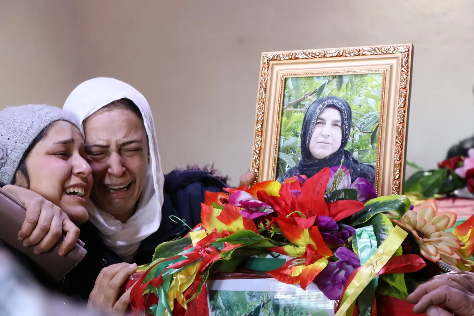 Bi merasîmeke bi heybet cenazeyê şehîda sivîl Nazliyê Mistefa hate veşartin