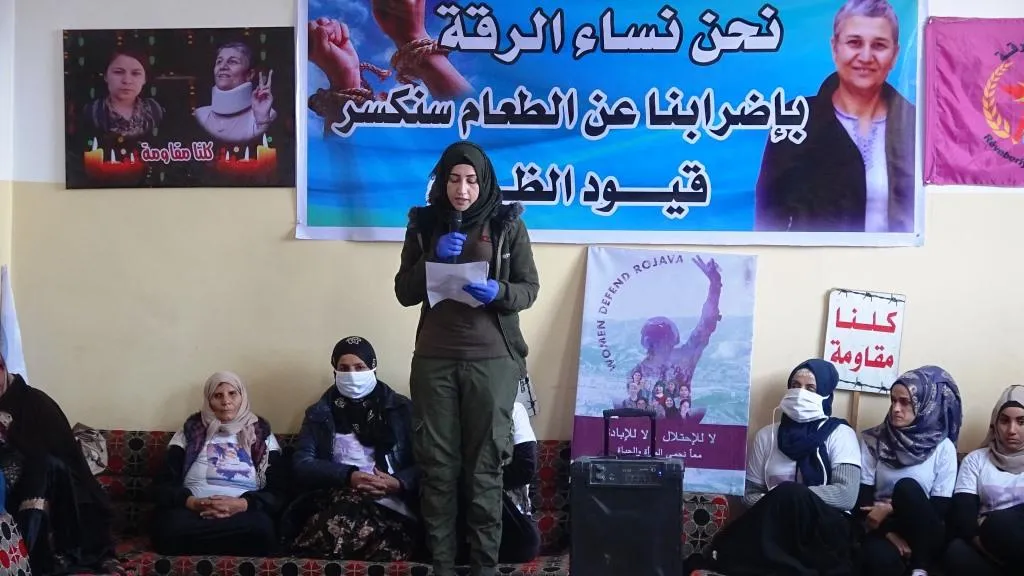Greva birçîbûnê ya jinên Reqayê bi dawî bû