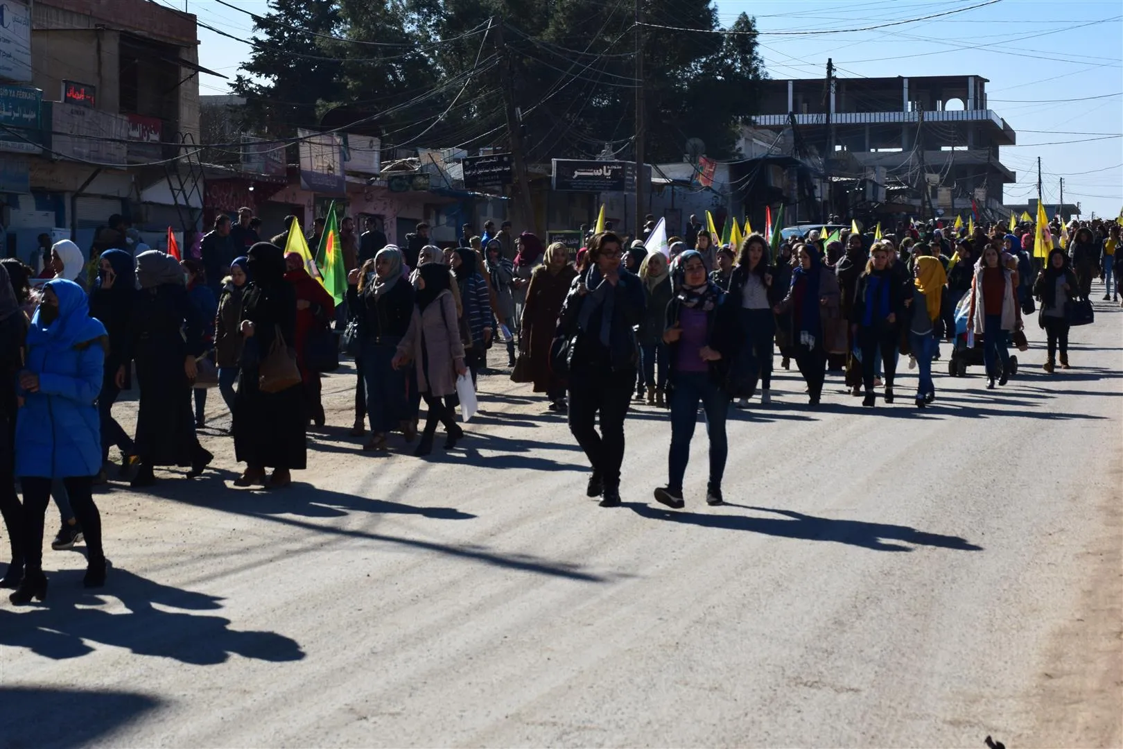 Şêniyên Qamişlo li hemberî gefên dewleta Tirk serî hildan
